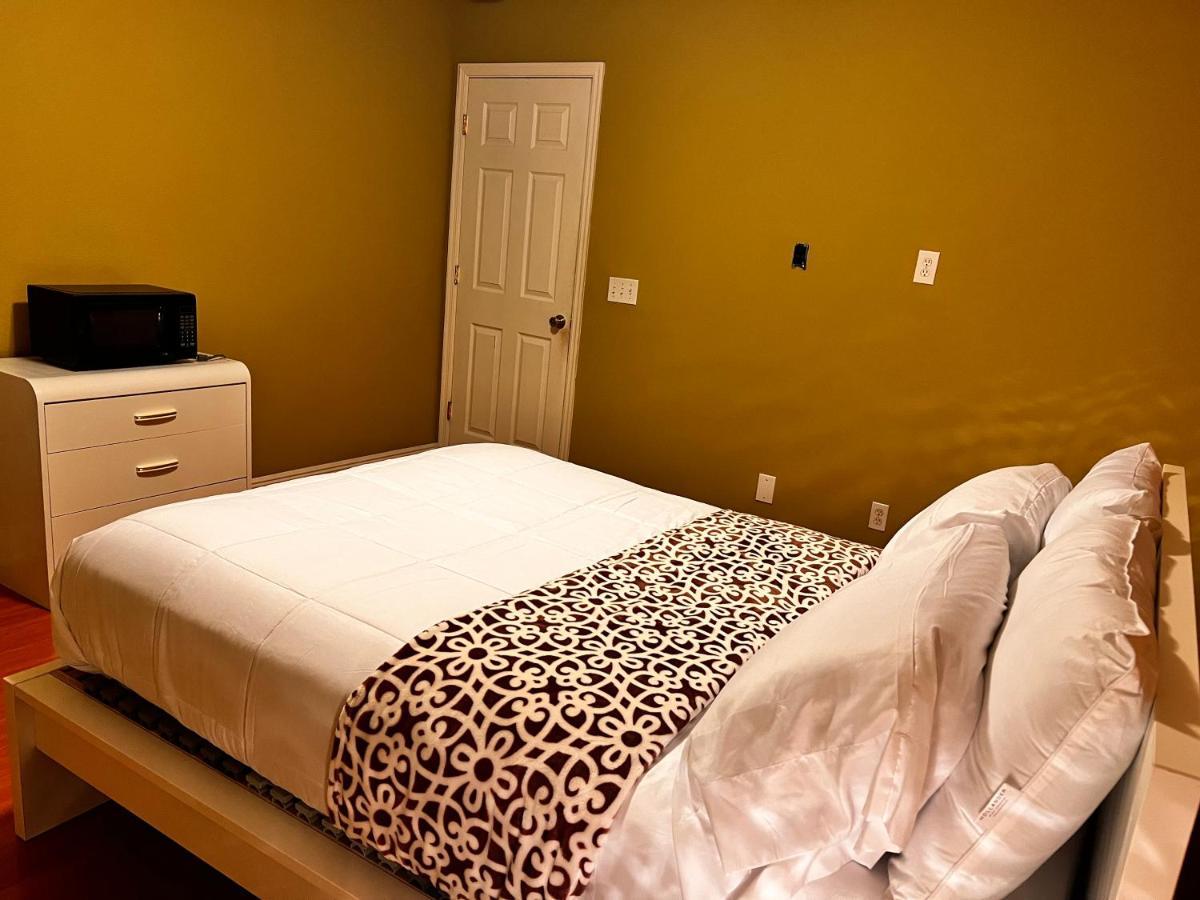 Spotless Guest Room With Shared Bathroom 奥兰多 外观 照片